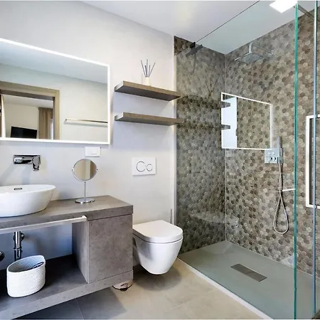 Villa Modern Damian With Jacuzzi Near Porec Rajki