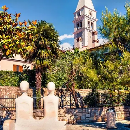 Villa Modern Damian With Jacuzzi Near Porec *