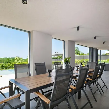 Modern Damian With Jacuzzi Near Porec Rajki