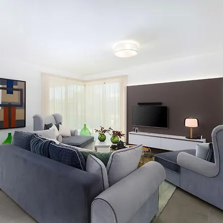 Modern Damian With Jacuzzi Near Porec