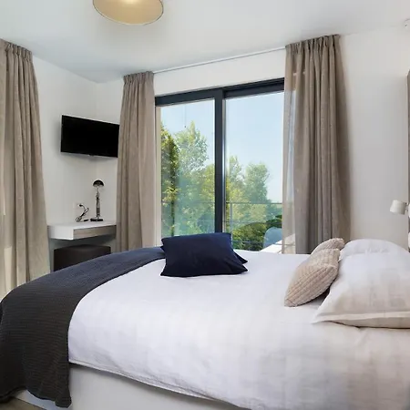 Villa Modern Damian With Jacuzzi Near Porec