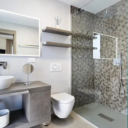Modern Damian With Jacuzzi Near Porec Rajki
